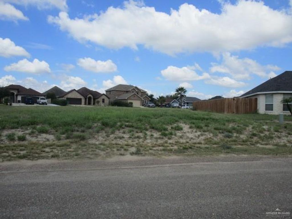 420 N Kika De La Garza Boulevard, La Joya, TX 78560