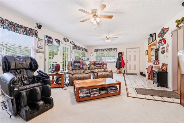 2060 Parkdale Avenue, Hermitage, PA 16148