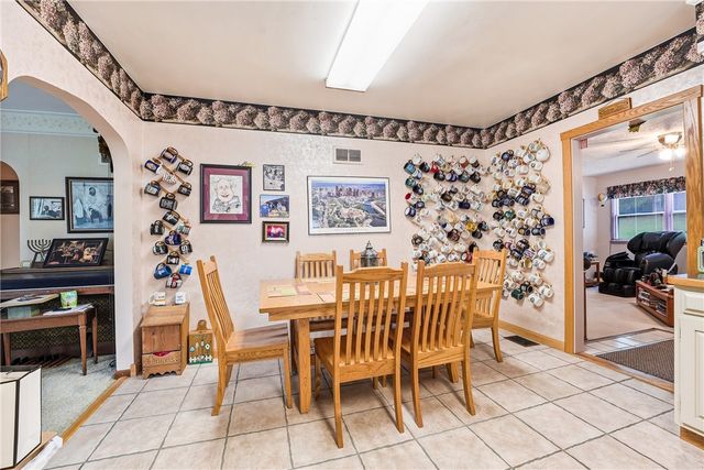 2060 Parkdale Avenue, Hermitage, PA 16148