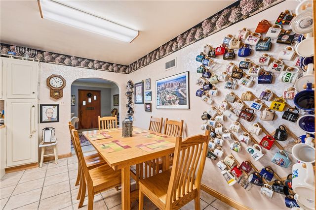 2060 Parkdale Avenue, Hermitage, PA 16148