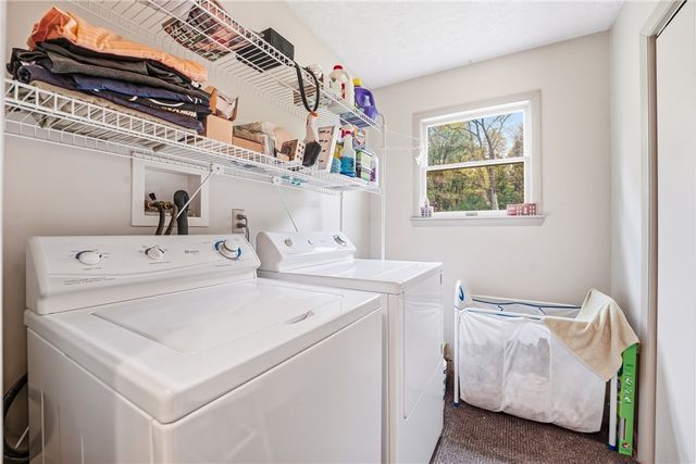 2060 Parkdale Avenue, Hermitage, PA 16148