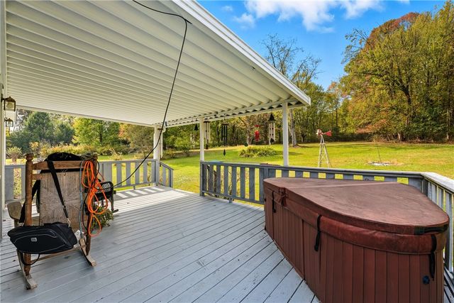 2060 Parkdale Avenue, Hermitage, PA 16148