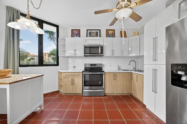 100 StT. EL DORADO CLUB Apt.202, Vega Alta, PR 00692