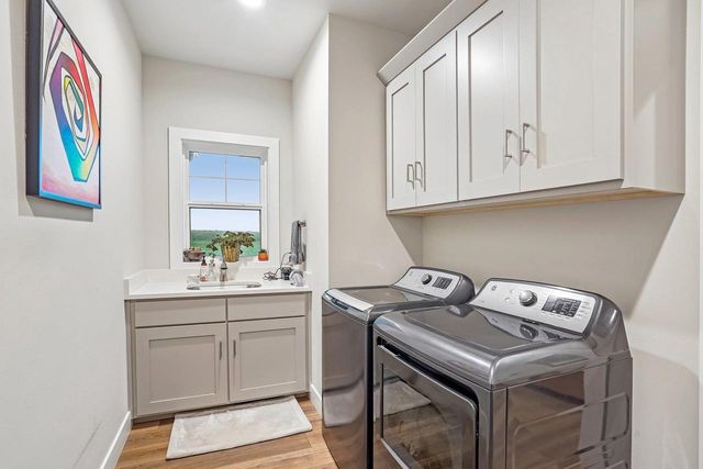 6557 Vista Valley, Windsor, WI 53598