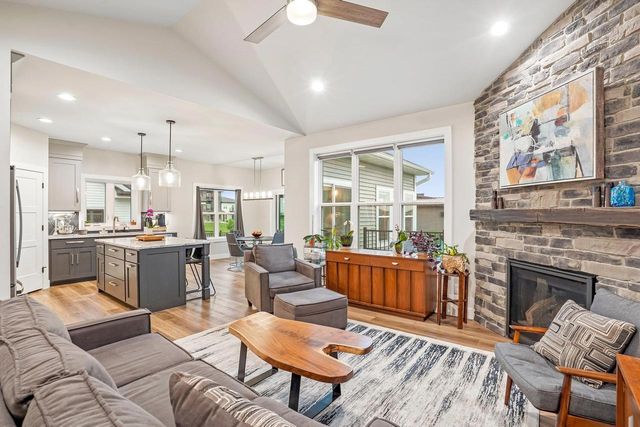 6557 Vista Valley, Windsor, WI 53598