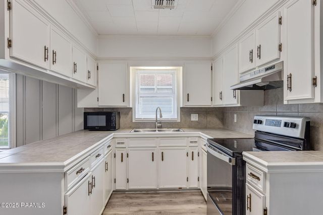 710 S Ave E Street, Crowley, LA 70526