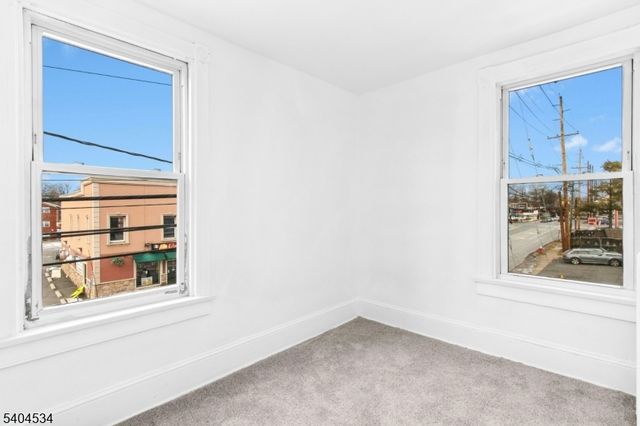 162 W 2nd Ave, Roselle Boro, NJ 07203