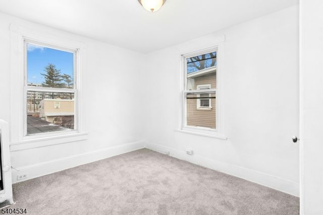 162 W 2nd Ave, Roselle Boro, NJ 07203