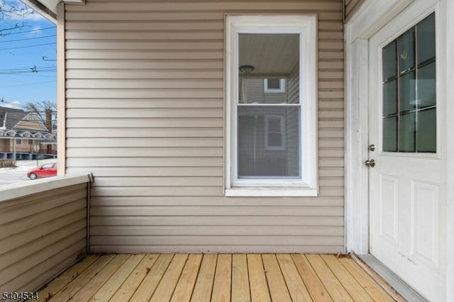 162 W 2nd Ave, Roselle Boro, NJ 07203