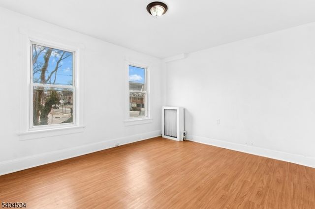 162 W 2nd Ave, Roselle Boro, NJ 07203