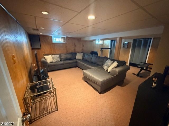 911 Colfax Ave, Pompton Lakes Boro, NJ 07442