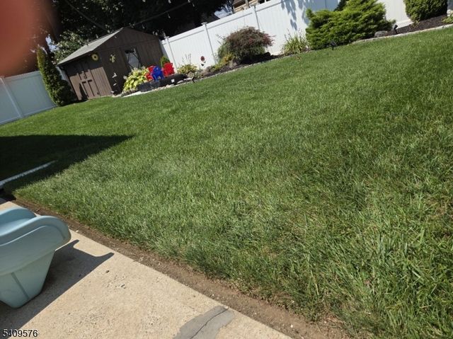 911 Colfax Ave, Pompton Lakes Boro, NJ 07442