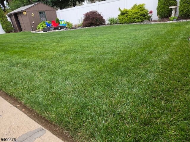 911 Colfax Ave, Pompton Lakes Boro, NJ 07442