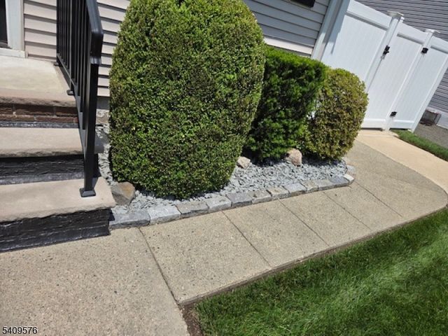 911 Colfax Ave, Pompton Lakes Boro, NJ 07442