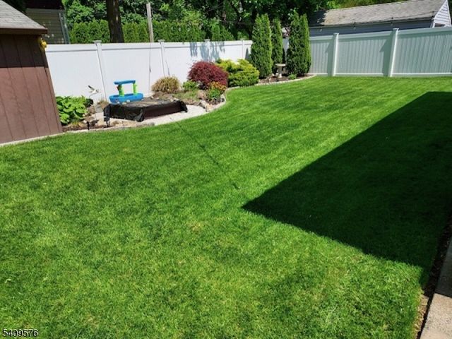 911 Colfax Ave, Pompton Lakes Boro, NJ 07442