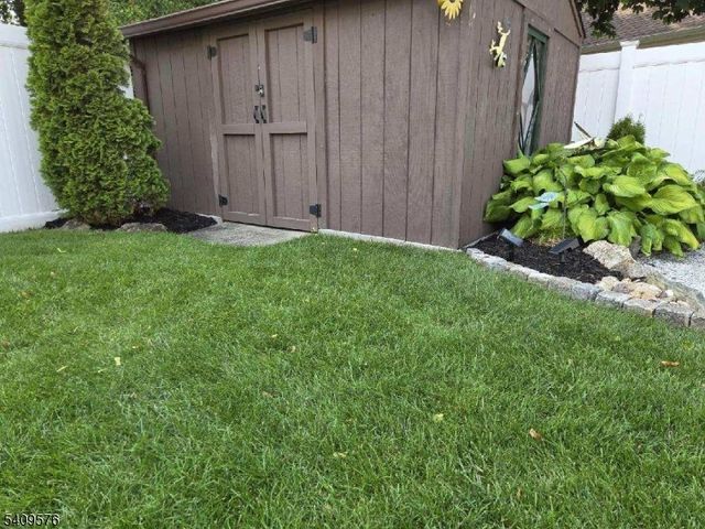 911 Colfax Ave, Pompton Lakes Boro, NJ 07442