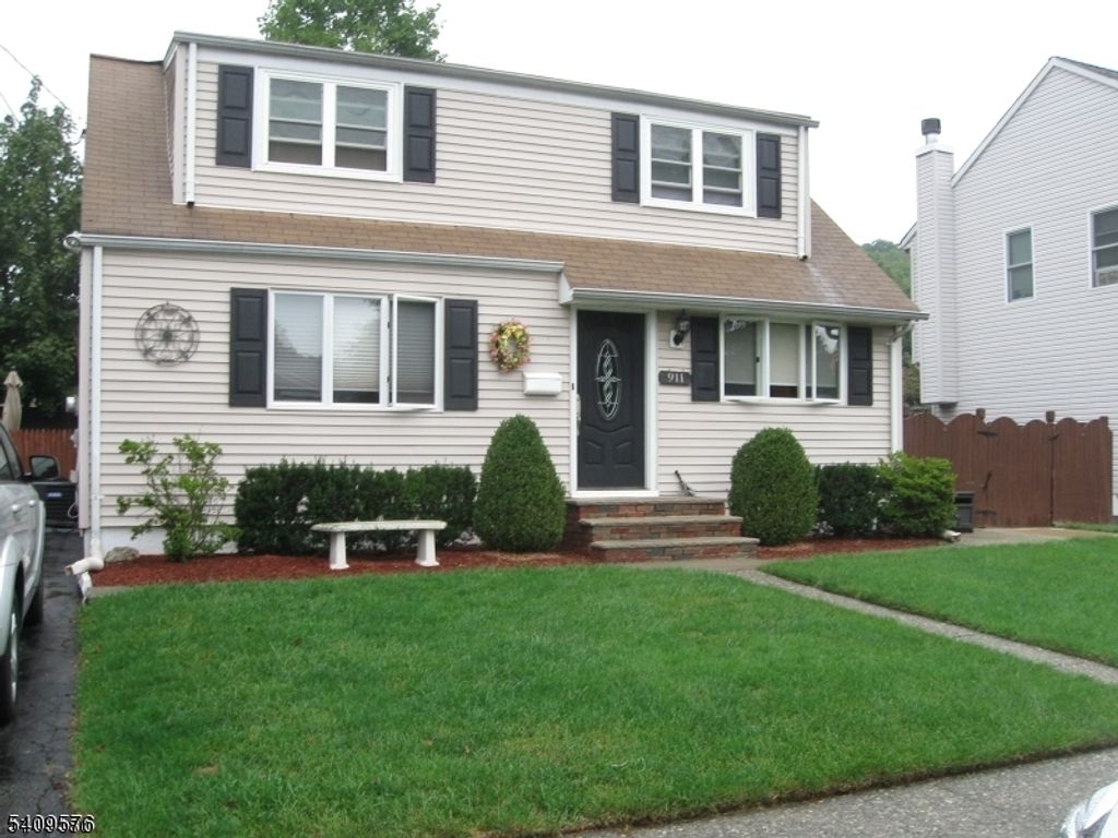 911 Colfax Ave, Pompton Lakes Boro, NJ 07442