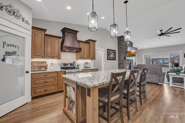 1430 Shelbi St, Twin Falls, ID 83301