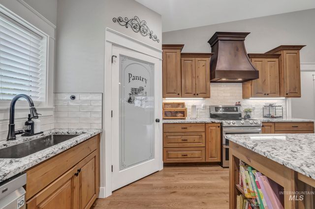 1430 Shelbi St, Twin Falls, ID 83301