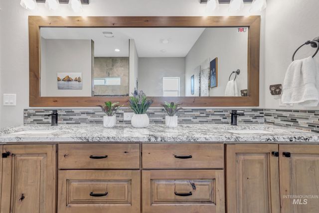 1430 Shelbi St, Twin Falls, ID 83301