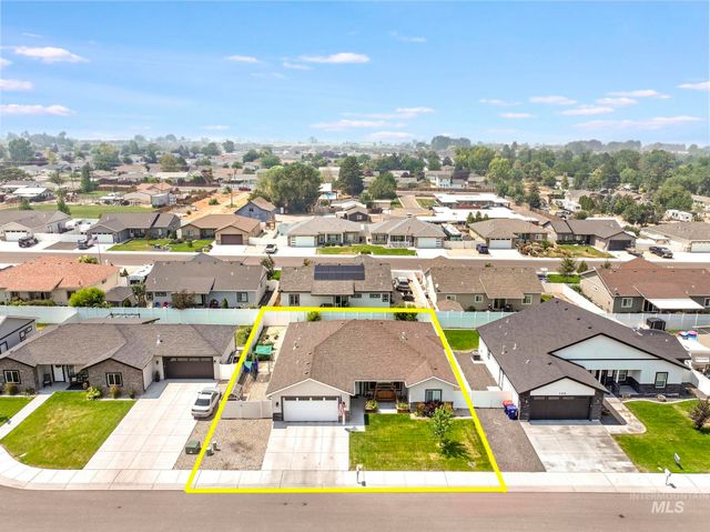 1430 Shelbi St, Twin Falls, ID 83301