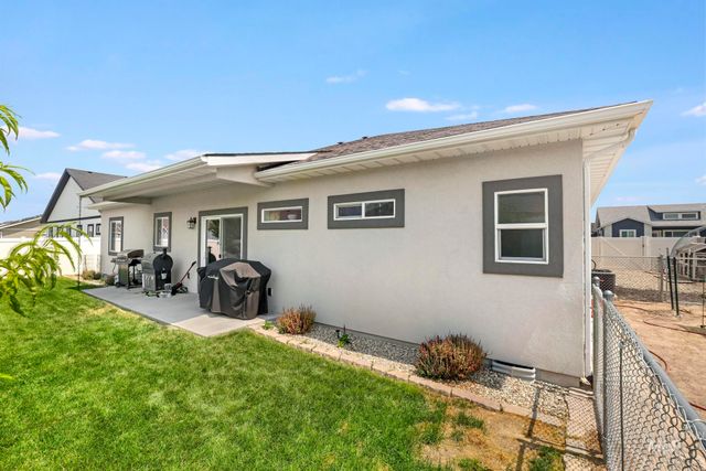 1430 Shelbi St, Twin Falls, ID 83301