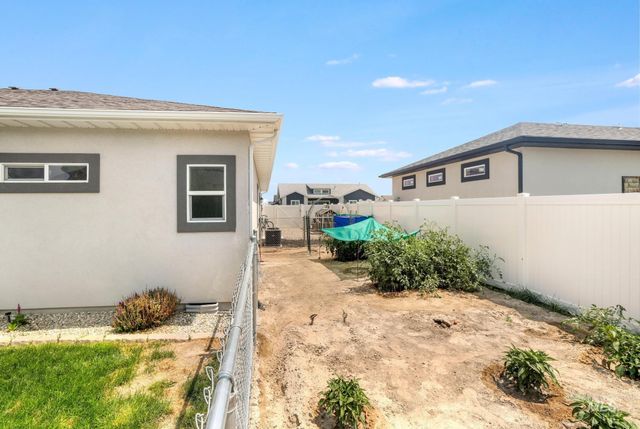 1430 Shelbi St, Twin Falls, ID 83301