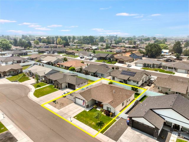 1430 Shelbi St, Twin Falls, ID 83301