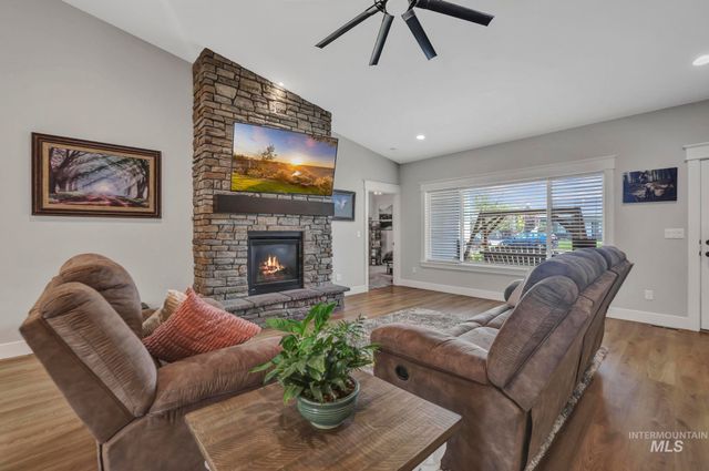 1430 Shelbi St, Twin Falls, ID 83301