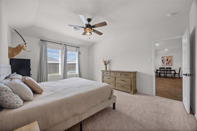 325 Granary DR, Uhland, TX 78640