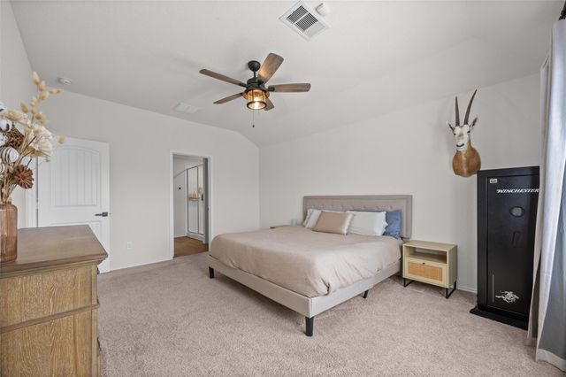 325 Granary DR, Uhland, TX 78640