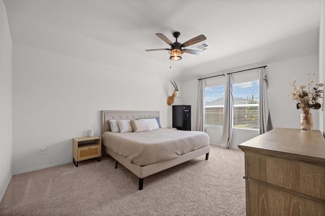 325 Granary DR, Uhland, TX 78640