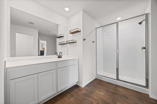 325 Granary DR, Uhland, TX 78640