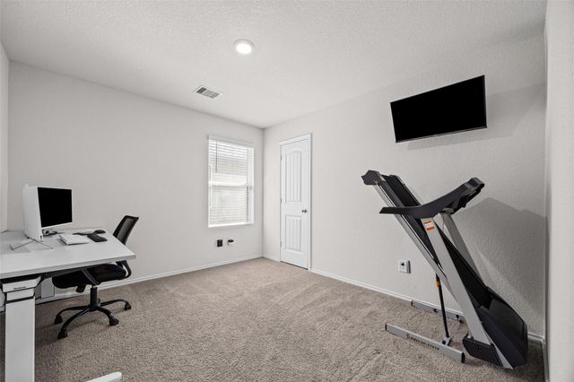 325 Granary DR, Uhland, TX 78640