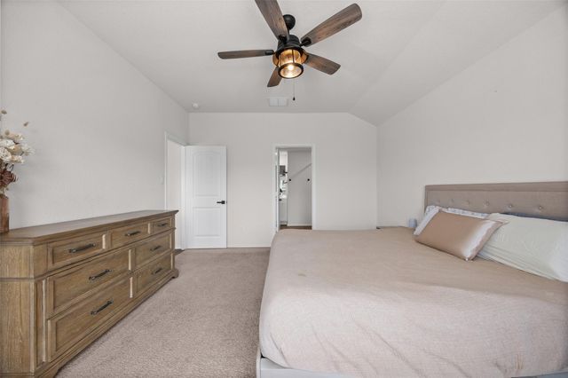 325 Granary DR, Uhland, TX 78640