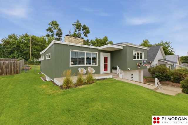 5024 Pierce Street, Omaha, NE 68106