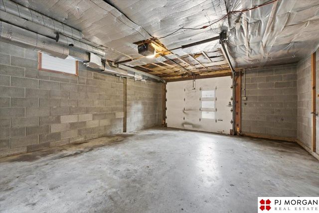 5024 Pierce Street, Omaha, NE 68106