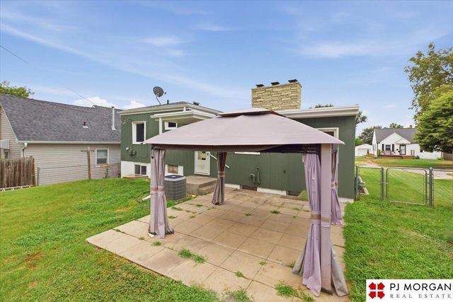 5024 Pierce Street, Omaha, NE 68106