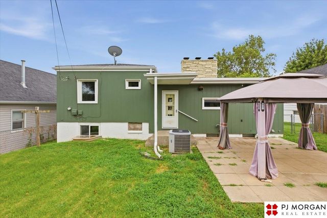 5024 Pierce Street, Omaha, NE 68106