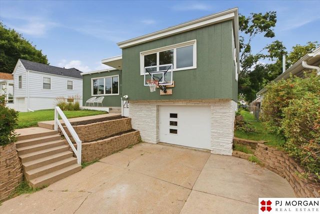 5024 Pierce Street, Omaha, NE 68106
