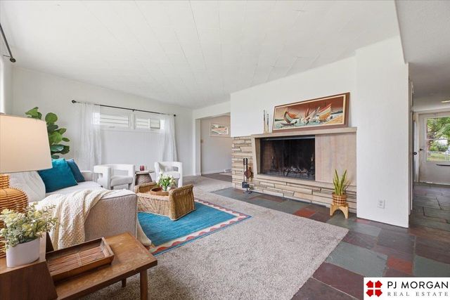 5024 Pierce Street, Omaha, NE 68106