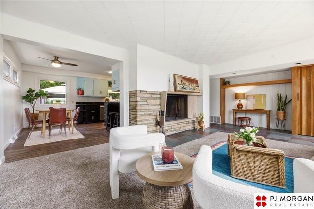 5024 Pierce Street, Omaha, NE 68106