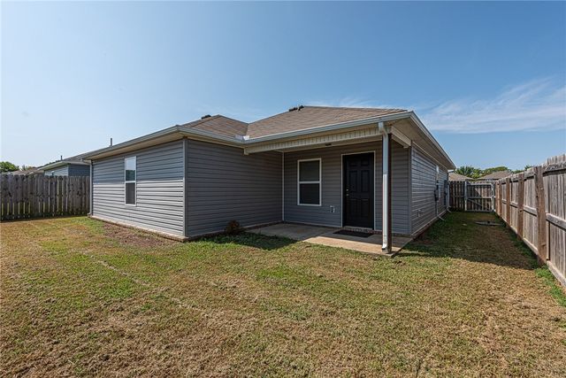 5026 Claxton Circle, Fayetteville, AR 72704