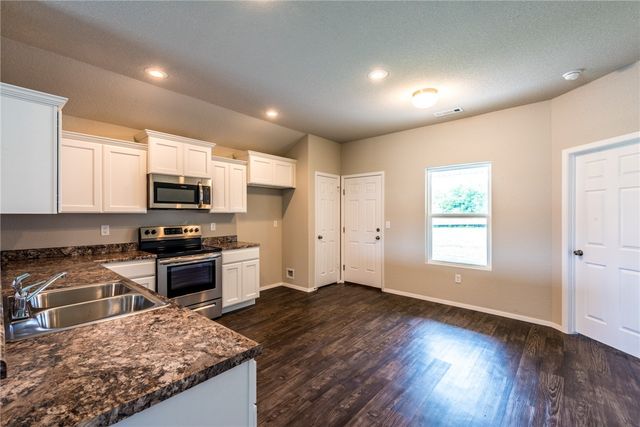 5026 Claxton Circle, Fayetteville, AR 72704