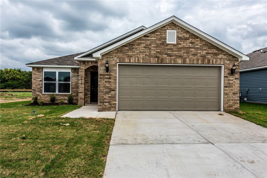 5026 Claxton Circle, Fayetteville, AR 72704