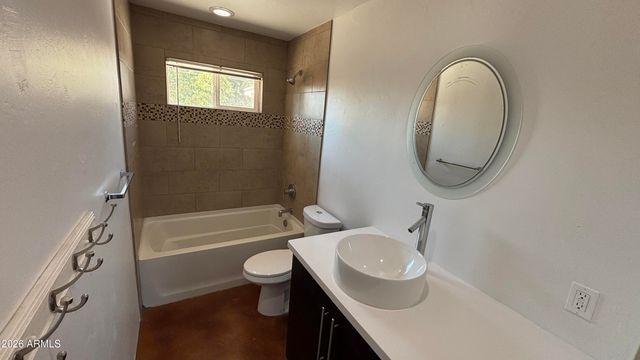 5548 N 12TH Avenue, Phoenix, AZ 85013
