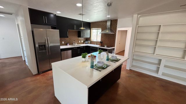 5548 N 12TH Avenue, Phoenix, AZ 85013