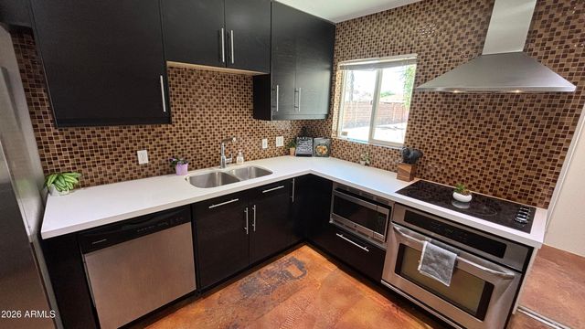 5548 N 12TH Avenue, Phoenix, AZ 85013