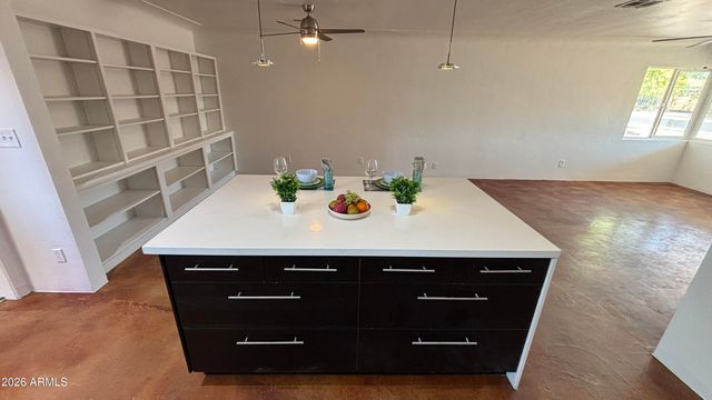 5548 N 12TH Avenue, Phoenix, AZ 85013