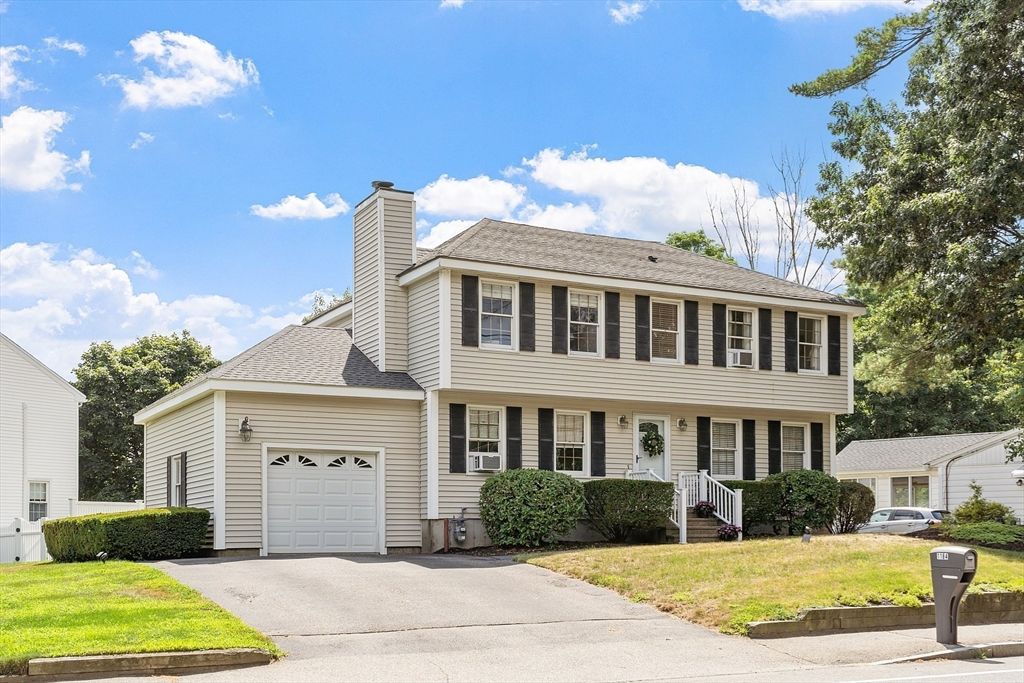 1184 Varnum Ave, Lowell, MA 01854